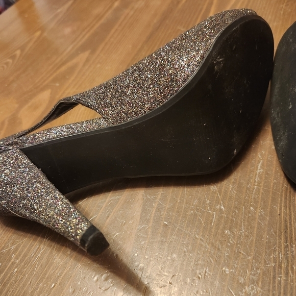 Fergalicious by Fergie Women's Heels Size 7.5M Open Toe Sling Back Mona T 4" - Picture 15 of 16